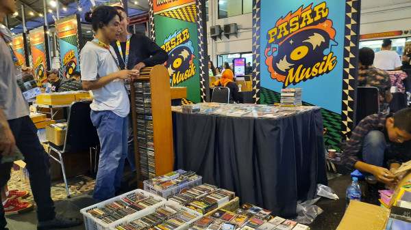 Kaset Pita Efek Rumah Kaca Diburu di Synchronize Fest 2022, Harganya Tembus Rp450 Ribu