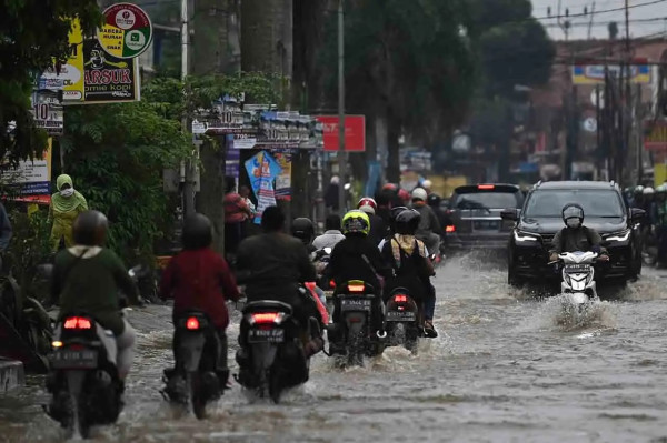 Terjang Banjir Tanpa Takut Water Hammer, Begini Caranya!