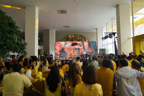 Golkar Bersama Dewa 19 Galang Donasi untuk Korban Kanjuruhan dan MTsN 19 Pondok Labu
