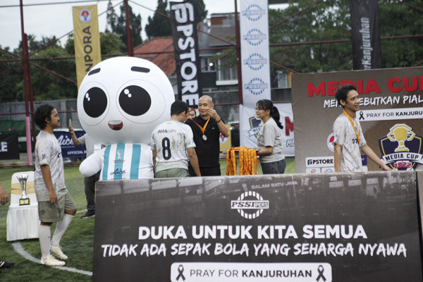 Menpora dan Kurniawan Dwi Yulianto Apresiasi Turnamen Sepak Bola Media Cup 2022
