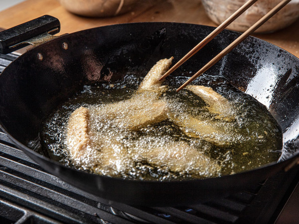 Tips Menggoreng Makanan agar Tidak Terlalu Berbahaya bagi Kesehatan