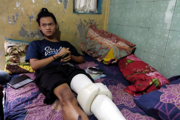 Pilu Korban Tragedi Kanjuruhan Belum Ada Bantuan, Satria Bagus Terjepit Pagar dengan Kepala di Bawah
