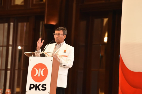 Jenderal TNI Mantan Wakasad Resmi Gabung PKS