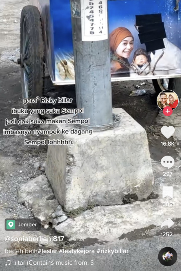 Viral, Pedagang Sempol Dijauhi Emak-Emak Gara-Gara Ada Foto Rizky Billar di Gerobak