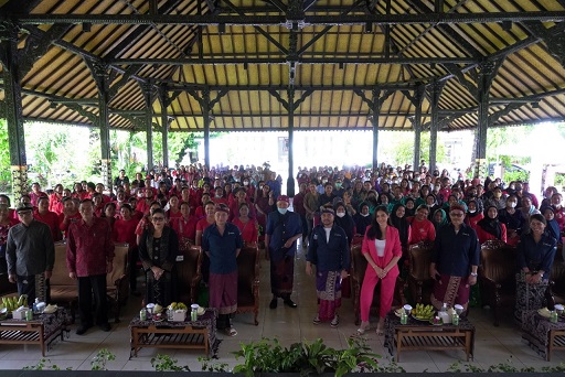 Gandeng Ibu-ibu PKK se-Denpasar, Enesis Beri Edukasi Pencegahan DBD melalui Gerakan PSN 3M Plus