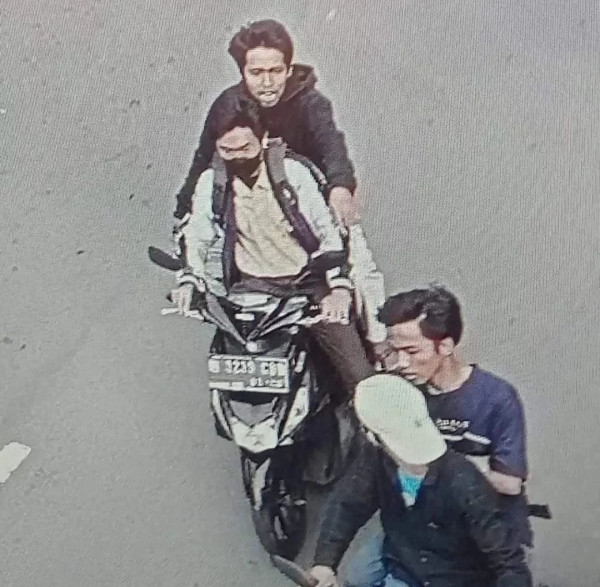 Waspada Bandit Jalanan Berpura-pura Motornya Mogok lalu Meminta Tolong