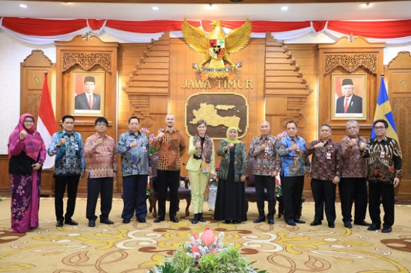 Gubernur Khofifah Terima Kunjungan Dubes Swedia, Bahas Rencana Investasi Sektor Transportasi Publik