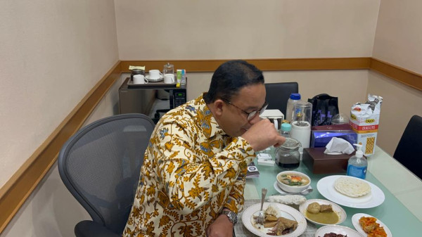 Anies Makan Siang Terakhir di Balai Kota, Bongkar Menu Kesukaan dan Warung Favorit
