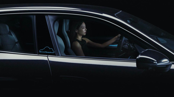 Kupas Tuntas Satu-satunya Porsche Taycan Buat Jennie Blackpink