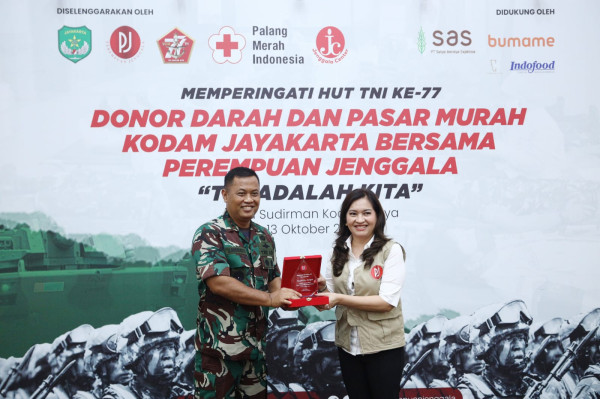 Bersama Perempuan Jenggala, Kodam Jaya Gelar Donor Darah dan Pasar Murah