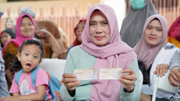 Ringankan Beban Keluarga, UKM Sahabat Sandi Gelar Bazar Sembako di Pulogadung