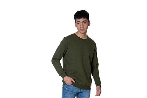 5 Model Kaus Polos Yarnspindle Cocok Digunakan ketika Sedang Bersantai