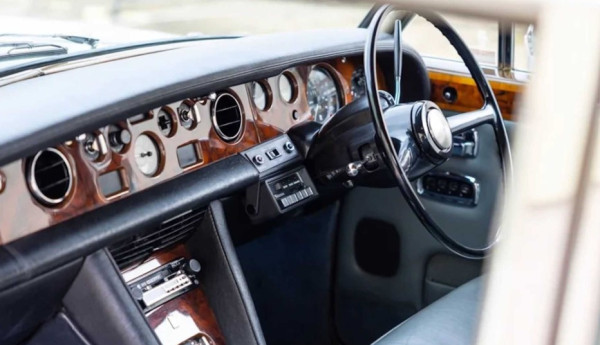 Rolls Royce Milik Freddie Mercury Dilelang untuk Korban Perang Rusia-Ukraina