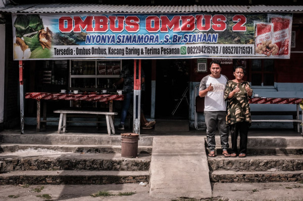Sandiaga Uno & Kisah Opung Senteria, Perempuan Penjual Ombus-ombus, Setia Merawat Budaya Kuliner Khas Batak
