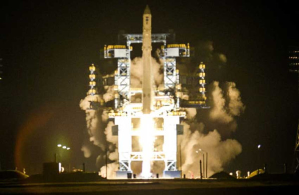 Rusia Luncurkan Satelit Militer Misterius dengan Roket Angara