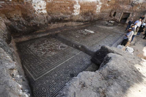 Mosaik Langka Bergambar Hercules, Neptunus, dan Perang Troya Ditemukan di Suriah