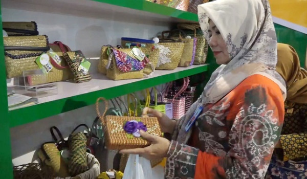 Stand Diskoperindag Hulu Sungai Utara Semarakkan MTQ Nasional Kalsel Expo 2022