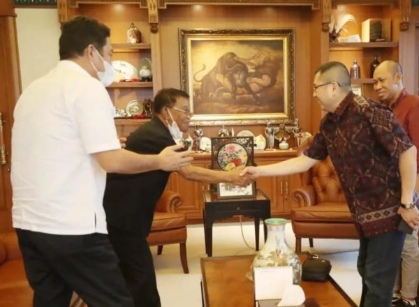 HT Diskusi dengan Gubernur Sulteng Rusdi Mastura