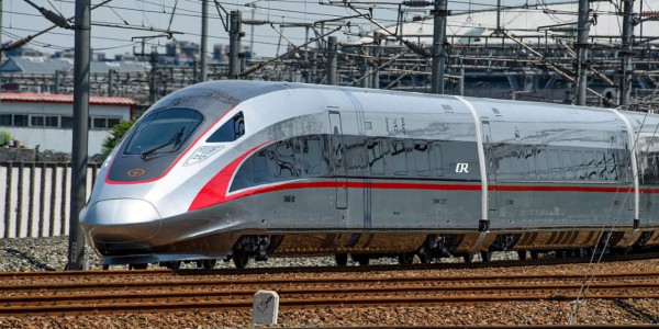 Banyak Buatan China, Ini Kereta yang Kecepatannya Melebihi Kereta Cepat Jakarta Bandung