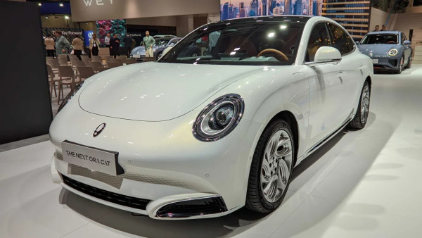 Ditinggal Pabrikan Besar, Paris Motor Show Diserbu Mobil China