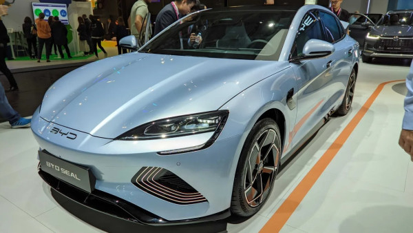 Ditinggal Pabrikan Besar, Paris Motor Show Diserbu Mobil China