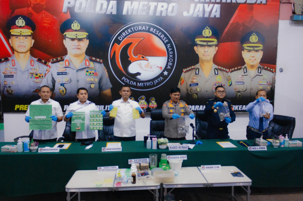 Selundupkan 1,2 Kg Kokain dengan Cara Ditelan, Wanita Asal Peru Ditangkap di Bandara Soetta