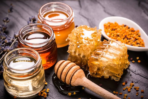 5 Obat Batuk Alami untuk Anak Paling Efektif, dari Madu hingga Sup Ayam