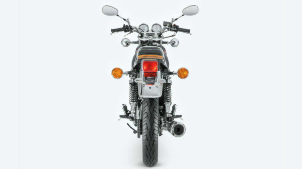 Spesifikasi dan Keunggulan Yamaha SR400, Motor Kantoran Retro Bapak-Bapak Gaya