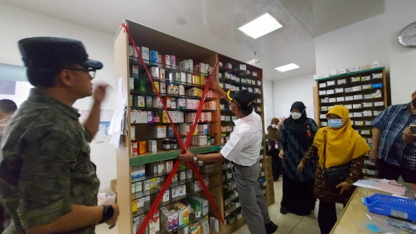 Sidak Apotek di Bogor, Menko PMK: Obat-obat Sirup Sudah Dikarantina