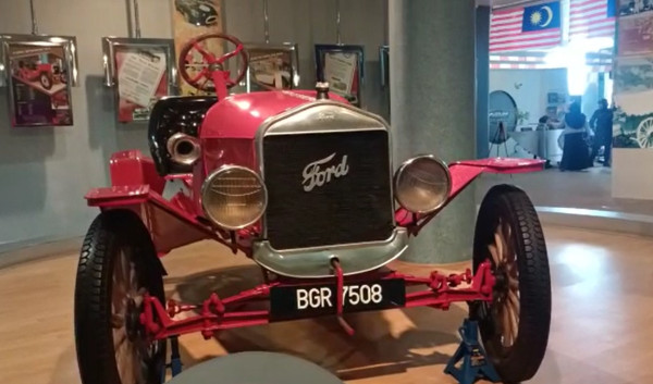 Mengintip Museum Mobil Nasional di MotoGP Malaysia, Ada Mobil Antik hingga Proton dan Perodua