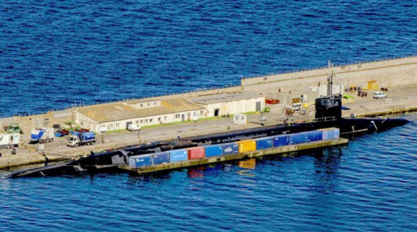 Manuver Langka, AS Tunjukkan Kehadiran Kapal Selam Bersenjata Nuklir di Laut Arab