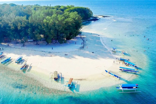 5 Rekomendasi Tempat Honeymoon Teromantis di Indonesia, Harganya Terjangkau
