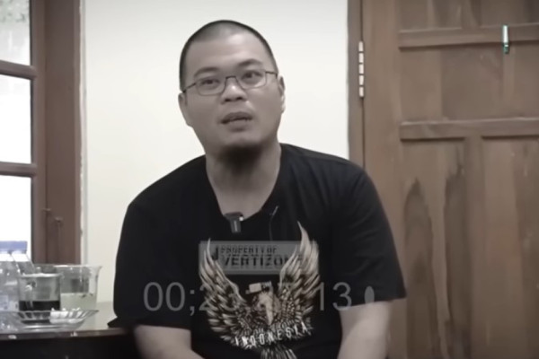 Mengenal Koh Steven, Muallaf yang Mengislamkan 300 Pekerja China