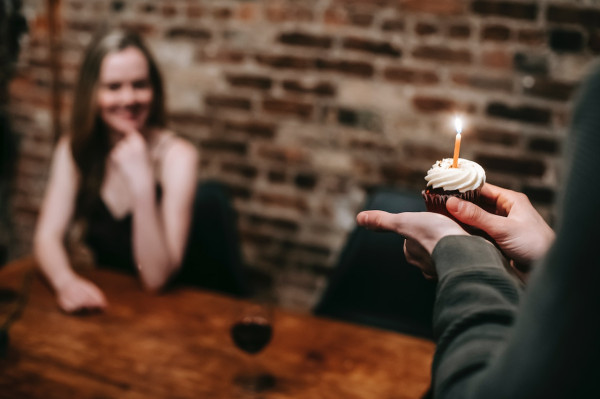 8 Tips Bikin Baper si Introvert, PDKT-mu Pasti Lancar!