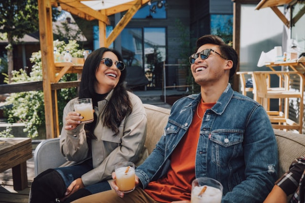 8 Tips Bikin Baper si Introvert, PDKT-mu Pasti Lancar!