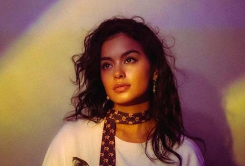 5 Artis yang Berbeda Agama dengan Orang Tua, Nomor 4 Kerap Pamer Kekompakan