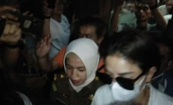 Penampakan Nikita Mirzani usai Resmi Ditahan di Rutan Serang