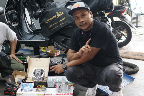 Vespa Matik Terendam Banjir, Jangan Panik! Ini Cara Mengatasinya