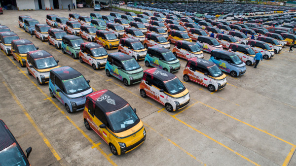 Wuling Serahkan 300 Mobil Listrik, Resmi Jadi Bagian Penting KTT G20 Bali