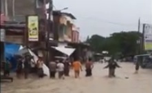 Detik-detik Banjir Bandang Terjang Pusat Kota Majene, Warga Minta Tolong