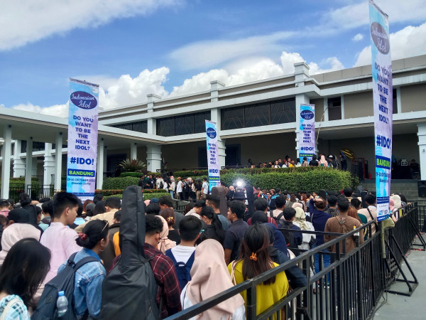 Antusias Tinggi, Antrian Peserta Audisi Indonesian Idol Season 12 di Bandung Mengular