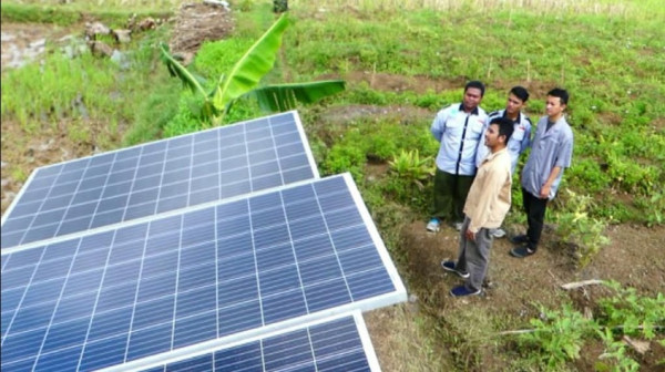 Pembangkit Listrik Tenaga Surya dan Asa Anak Petani Desa Ujung Selatan Pulau Jawa