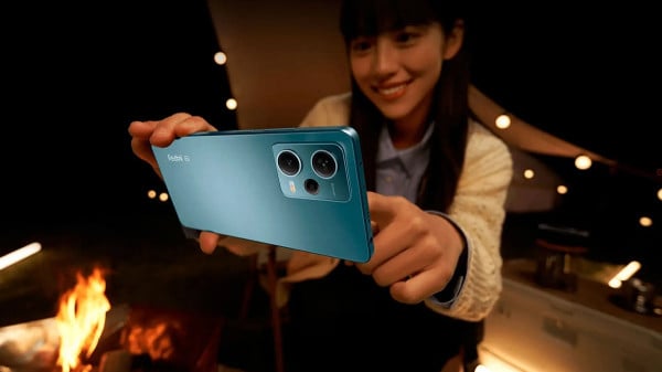 Gunakan Hyper Charge 210W, HP Ini Terisi Penuh Hanya dalam 9 Menit!