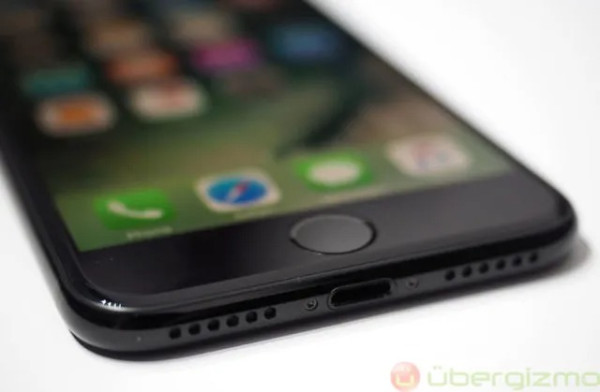 Apple akan Tanggalkan Tombol Power dan Volume Mekanis di iPhone 15 Pro