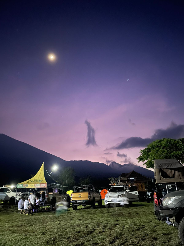 Seru, Komunitas Double Cabin Indonesia Rayakan HUT ke-15 di Kaki Gunung Rinjani