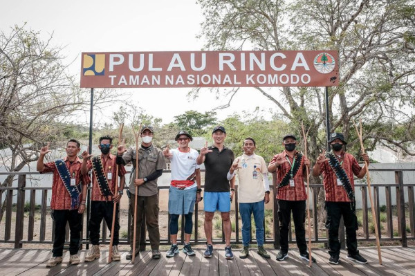 Ditemani Sandiaga Uno, Menkes Singapura: Labuan Bajo Potensial Jadi Destinasi Wisata Terbaik Dunia!