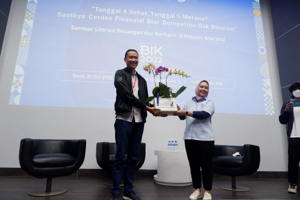 Upaya Meningkatkan Literasi Asuransi untuk Generasi Muda