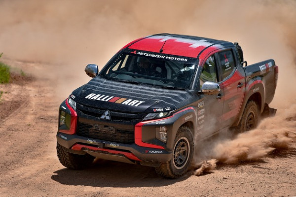 Mitsubishi Enggan Bawa Mobil Ralliart yang Cuma Modal Stiker