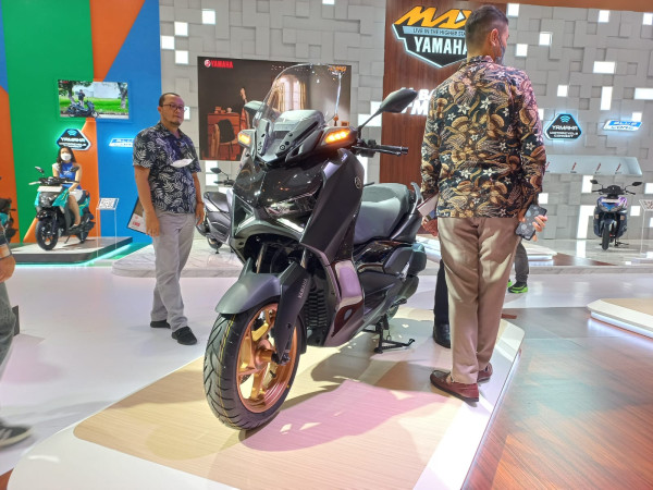 Dijual Rp66 Juta, Kupas Tuntas Yamaha XMAX Baru yang Muncul di IMOS 2022