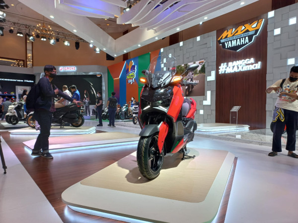 Dijual Rp66 Juta, Kupas Tuntas Yamaha XMAX Baru yang Muncul di IMOS 2022